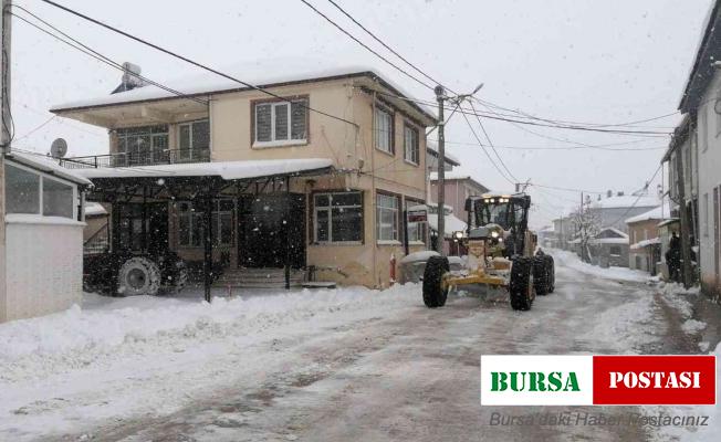 Bursa’da kardan kapanan 169 mahalle yolu ulaşıma açıldı