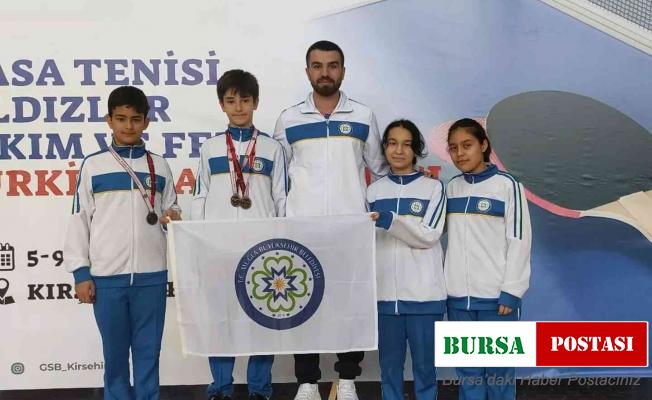 Büyükşehir Masa Tenisi sporcusu Türkiye 3’üncüsü oldu