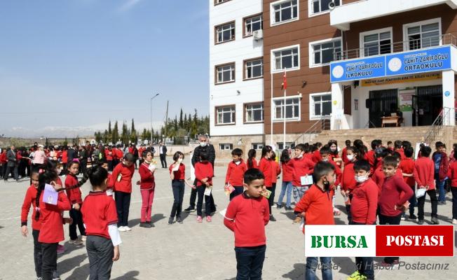 Cahit Zarifoğlu İlk ve Ortaokulunda kitap okuma etkinliği
