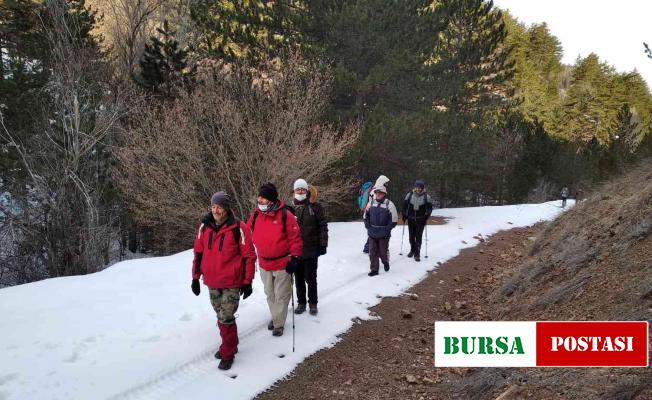 Çanakkale şehitlerini anmak için karda tırmanış yaptılar