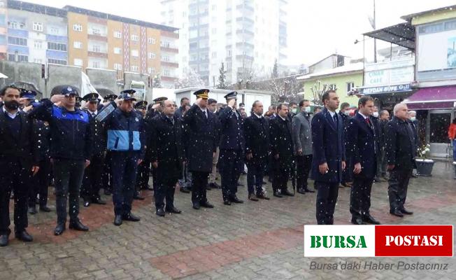 Çanakkale Zaferi lapa lapa kar yağışı altında kutlandı