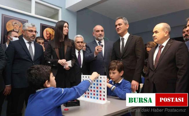 Canik’in “Akıl ve Zekâ Oyunları” sınıflarının açılışını Bakan Özer yaptı