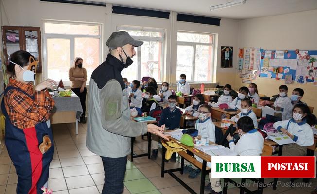 “Çat Kapı Tiyatrosu” ile orman sevgisi aşılanıyor