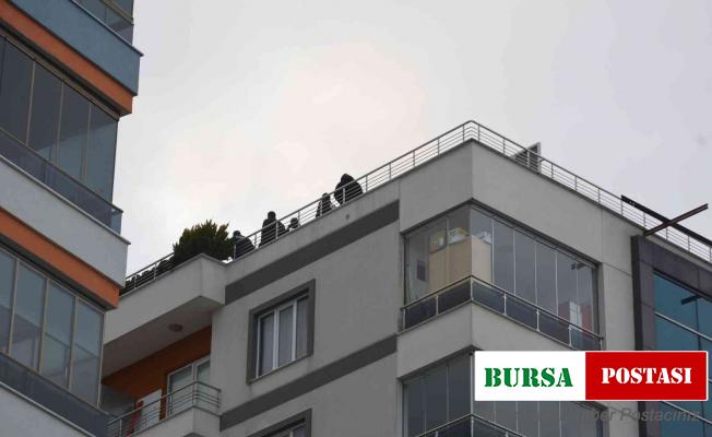 Çatıya çıkmasıyla inmesi bir oldu