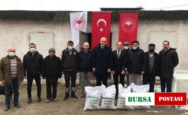 Çavdarhisar’da 46 çiftçiye yüzde 75 hibe destekli tohumluk fasulye dağıtıldı