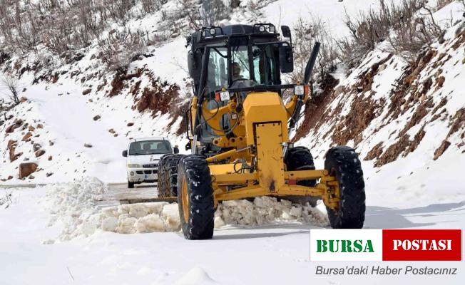 Çığ düşmesi sonucu kapanan Bayburt – Araklı kara yolu ulaşıma açıldı