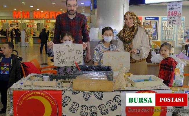 Çocuklar, Mehmet Akif Ersoy’un resmini beze taş baskı yaptı