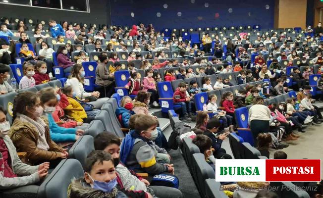 Çocuklar tiyatroyla buluşuyor