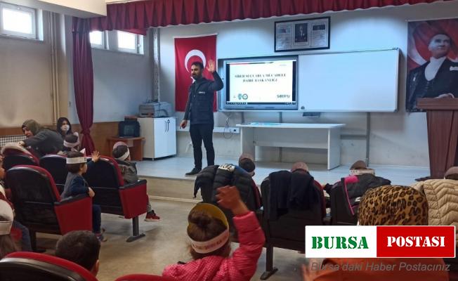 Çocuklara güvenli internet kullanımı eğitimi