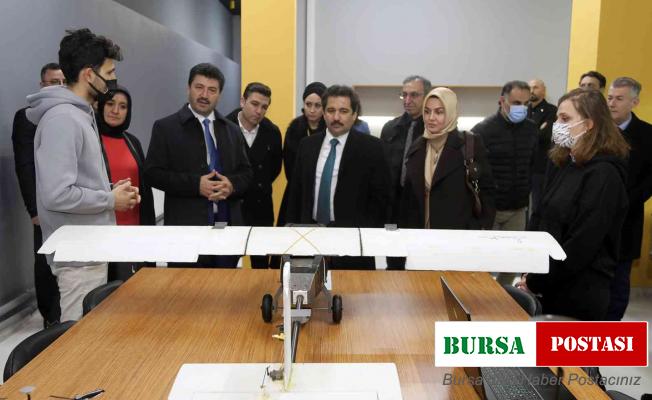 Cumhurbaşkanı Başdanışmanı Küçükyılmaz, öğrenci ve akademisyenlerle bir araya geldi