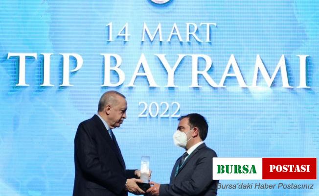 Cumhurbaşkanı Erdoğan’dan TURKOVAC’ı geliştiren Özdarendeli’ye ödül