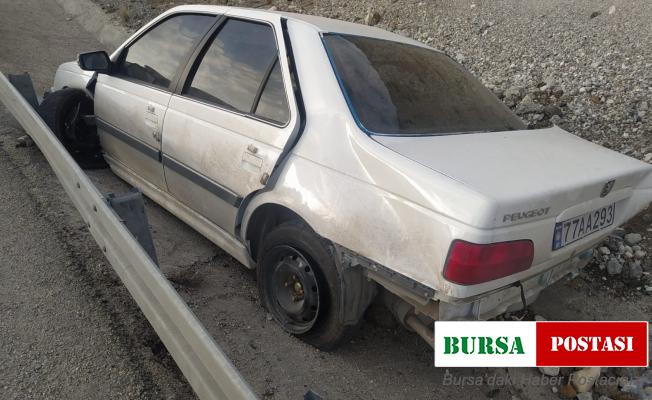 Dağdan kopan kaya parçası kazaya neden oldu: 4 yaralı