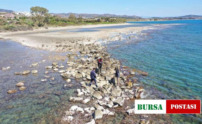 Datça’da deniz çekilince liman kalıntıları ortaya çıktı