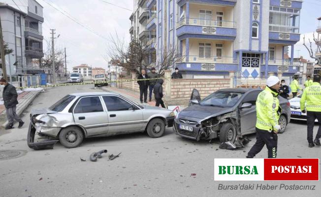 Dedesinin otomobiliyle polisten kaçarken kaza yapınca olay yerinden kaçtı