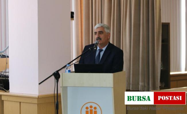 Dekan Erdem: “Akif, toplumu yönlendiren bir aydındır”