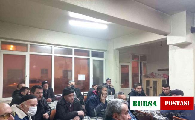 Domaniç’te çiftçiler yağlık ayçiçeği tarımı ve gübreleme konusunda bilgilendirildi