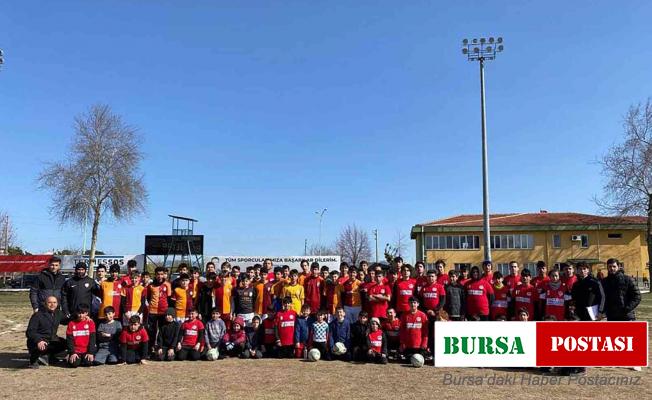 Döşemealtı Futbol Okulu öğrencileri dostluk maçına çıktı