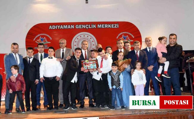 Down sendromlu çocuklar hem eğlendi hem eğlendirdi