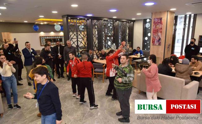 Down sendromlu gençler gönüllerince eğlendi