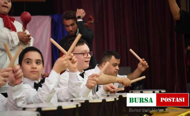 Down sendromlu öğrencilerden gösteri
