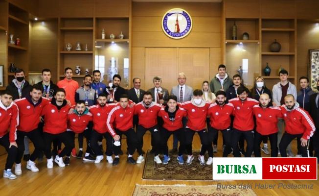 DPÜ atletizm ve futsal takımlarından Rektör Uysala’a ziyaret