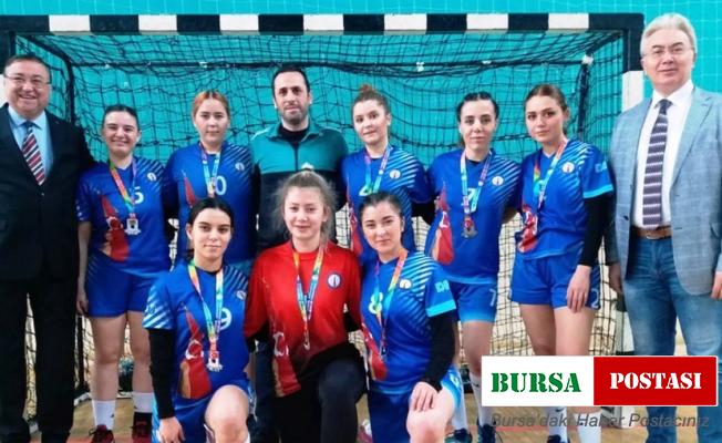 DPÜ Kadın Hentbol Takımı Süper Lig’e Yükselme Grubu’nda