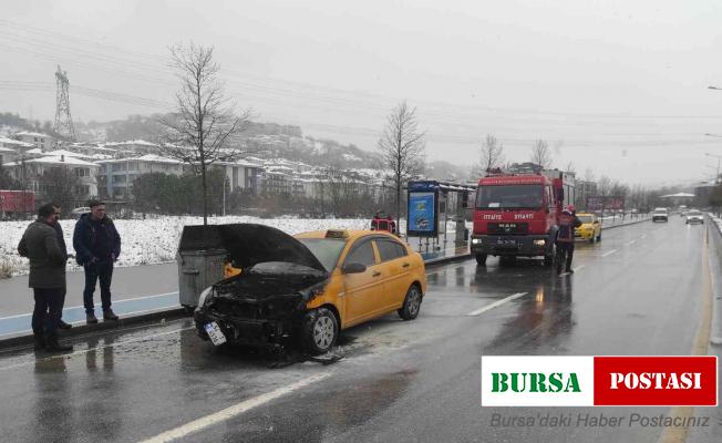 Ekmek teknesini kovayla söndürmeye çalıştı