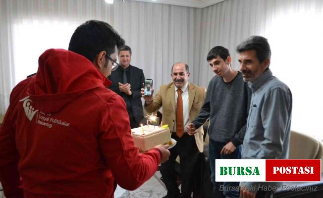 Engelli gence doğum günü sürprizi