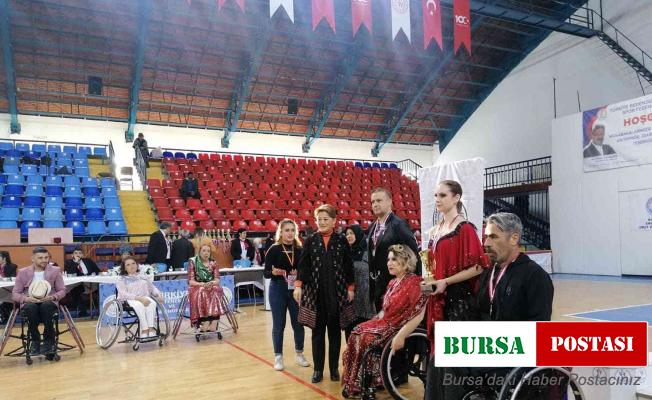 Engelli sporcuların dans gösterileri adeta nefesleri kesti