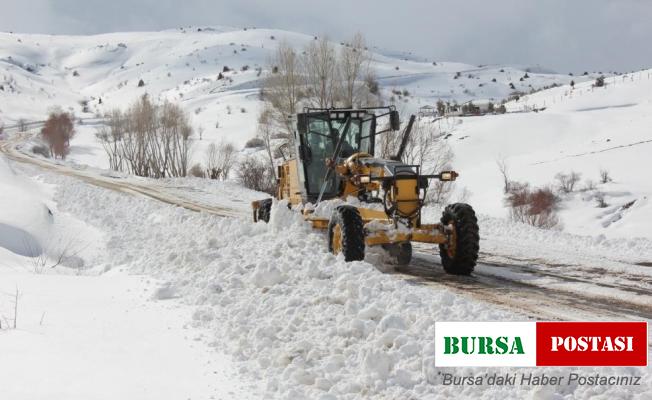 Erzincan’da kar ve tipiden kapanan 104 köy yolu ulaşıma açılıyor