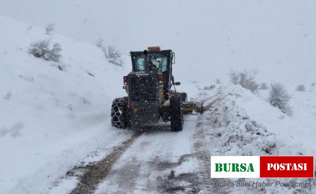 Erzincan’da kar ve tipiden kapanan 30 köy yolu ulaşıma açılıyor