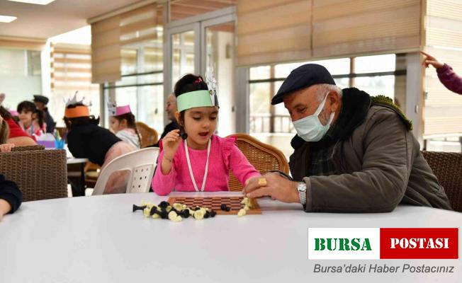 Esenyurtlu miniklerden Yaşlılar Haftası’nda anlamlı etkinlik