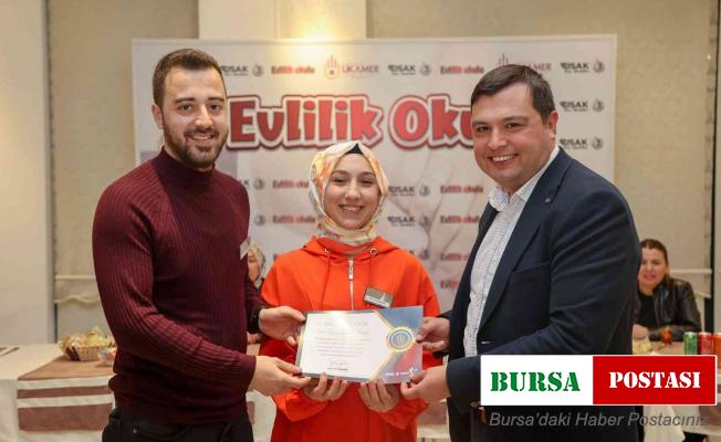 Evlilik okulu ikinci mezunlarını verdi