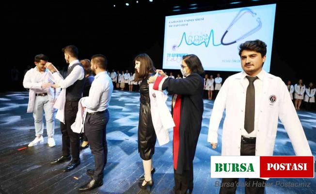 GAÜN’de hekim adaylarının beyaz önlük giyme heyecanı