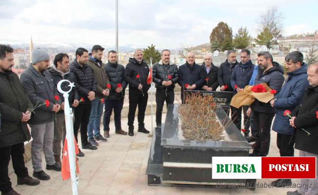 Gazeteci İsmail Güneş mezarı başında anıldı