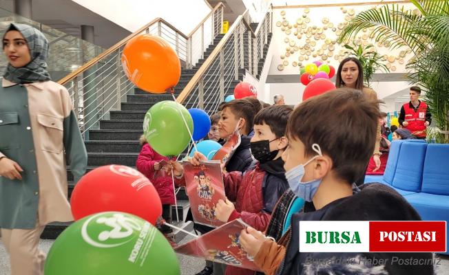 Geleceğin üniversite öğrencileri ÇAKÜ Kütüphanesini inceledi