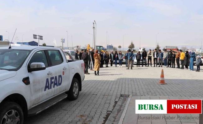 Gençler arama kurtarmayı yerinde öğrendi