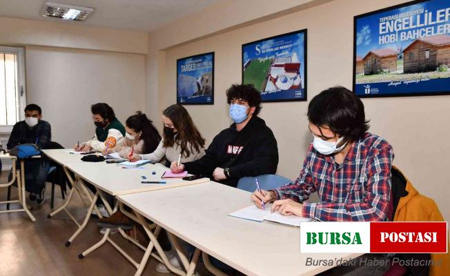 Gençler Tepebaşı’nda yabancı dil öğreniyor