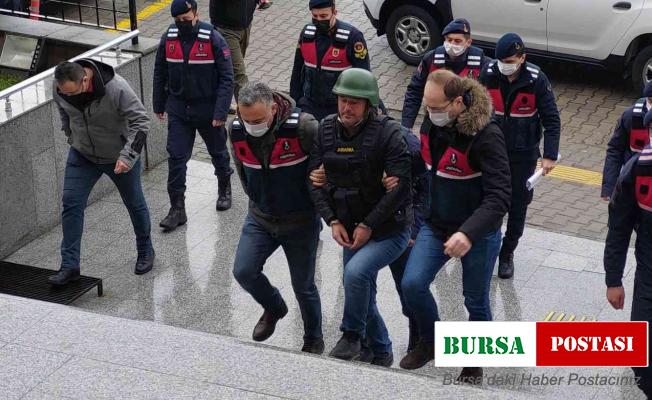 Hakimin gözünün önünde 13 kurşunla akrabasını öldüren şahıs adliyeye sevk edildi