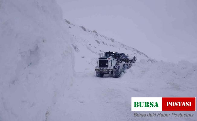 Hakkari’de 40 köy yolu ulaşıma kapandı