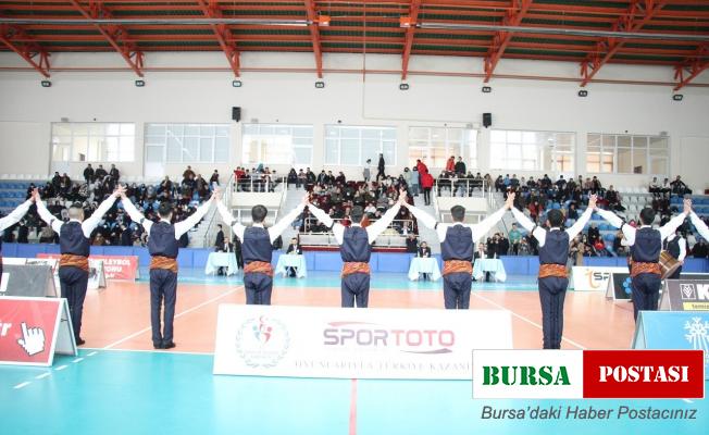 Halk oyunlarında şampiyonlar belli oldu