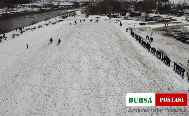 Havadan görüntülenen karda cirit nefes kesti
