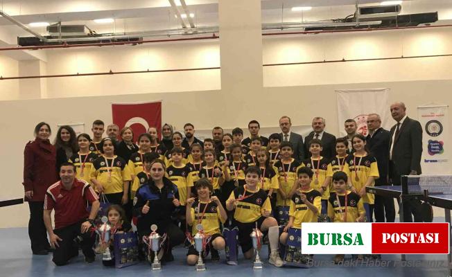 “Hayata Renk Verelim” projesinde başarı gösteren sporculara ödülleri verildi