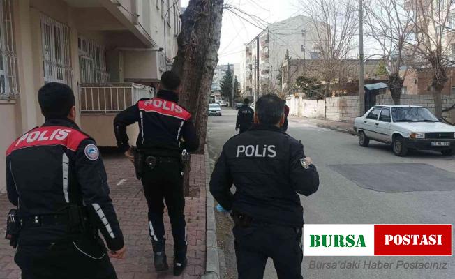 Hırsız zannedilen ev sahibi polisi harekete geçirdi
