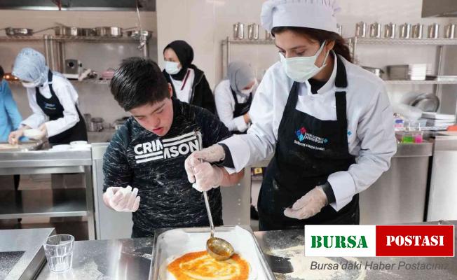 HKÜ’nün şef adayları “Özel Şefler” ile pizza yaptı