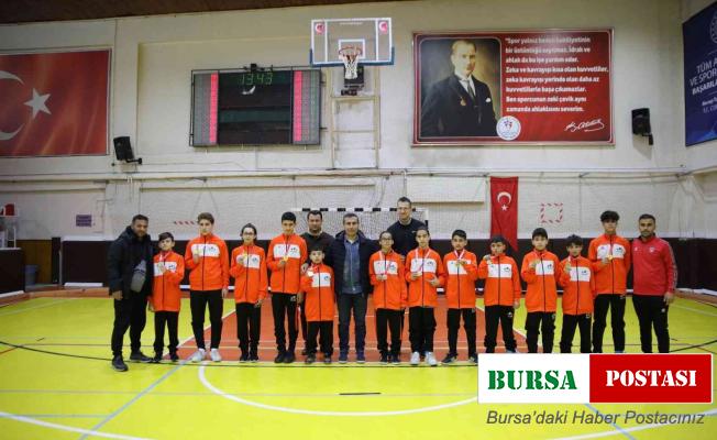 Hokey grup müsabakaları sona erdi