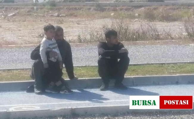 Hurda taşıdığı kamyonet alev alev yandı, 3 yaşındaki oğluyla birlikte canını zor kurtardı