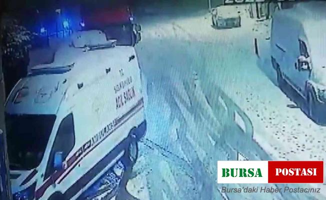 İstanbul Kartal’da karda kayan tır iki araca çarparak durabildi