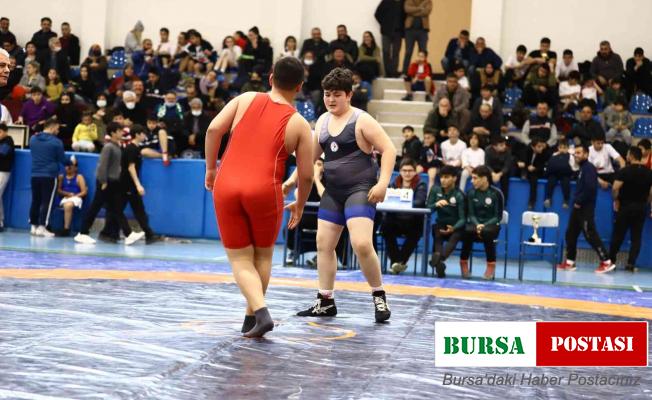 İstiklal Marşı’nın 101. yaşı ve Akif anısına güreş turnuvası yapıldı