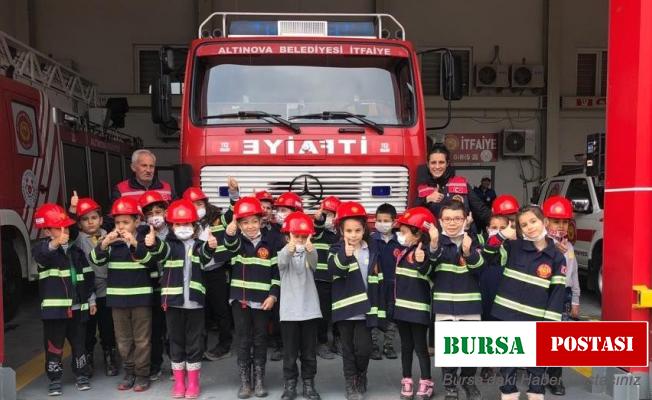 İtfaiye sevdalısı öğrenciler eğlenerek öğrendi